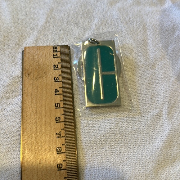 Clinique Key Chain - Picture 3 of 3